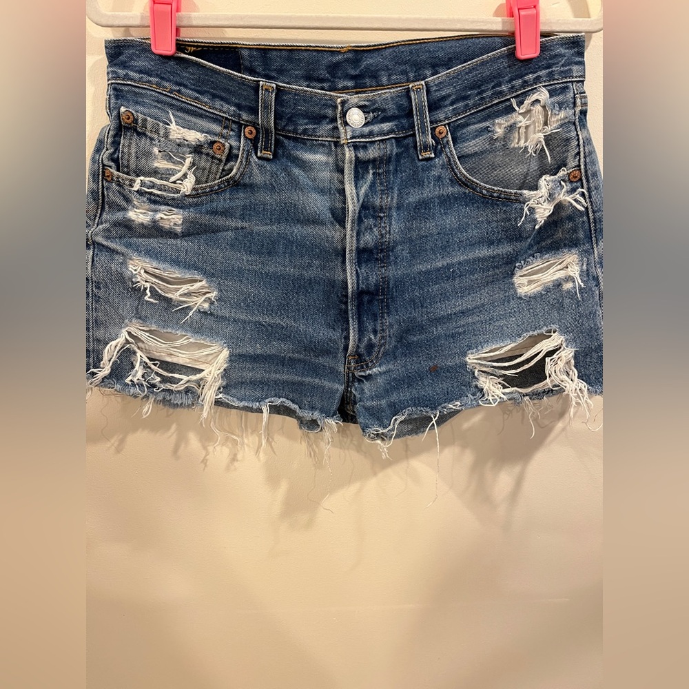 Levis Ripped Jean 501 Shorts Size W33 L30